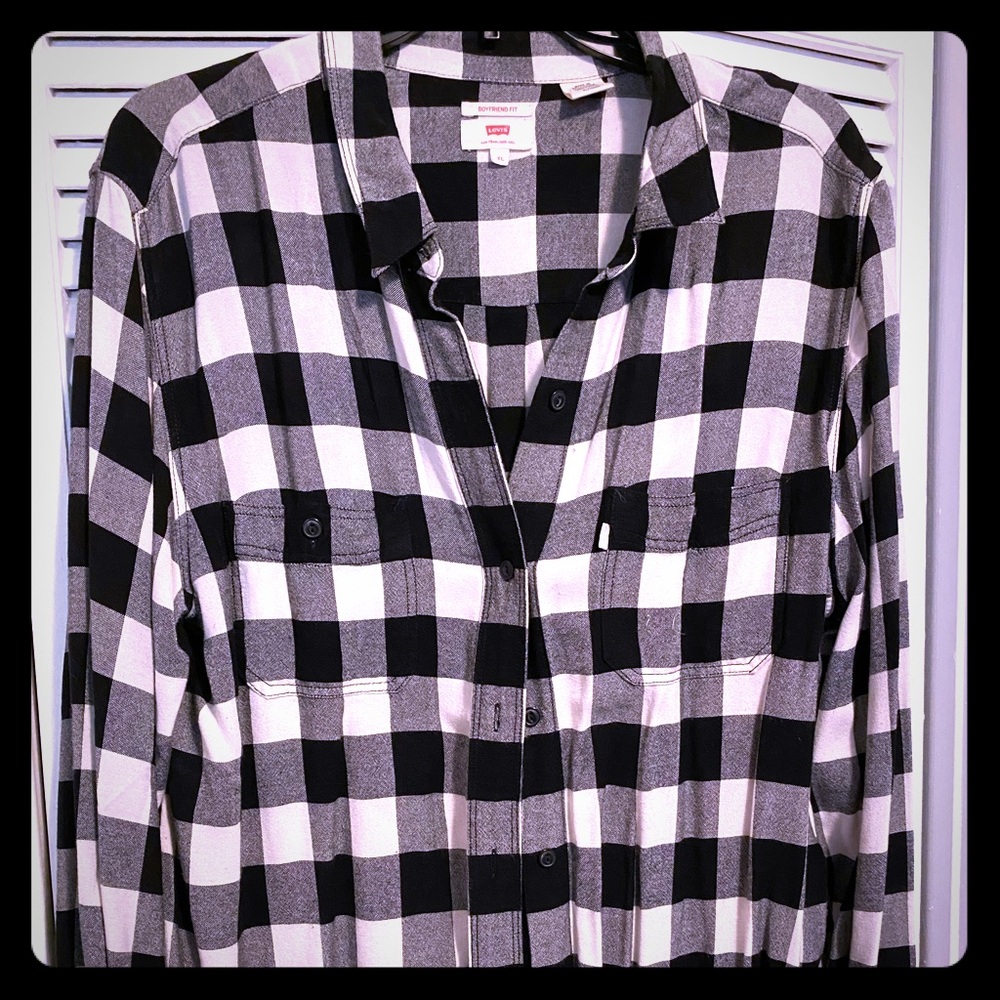 Levi boyfriend button down